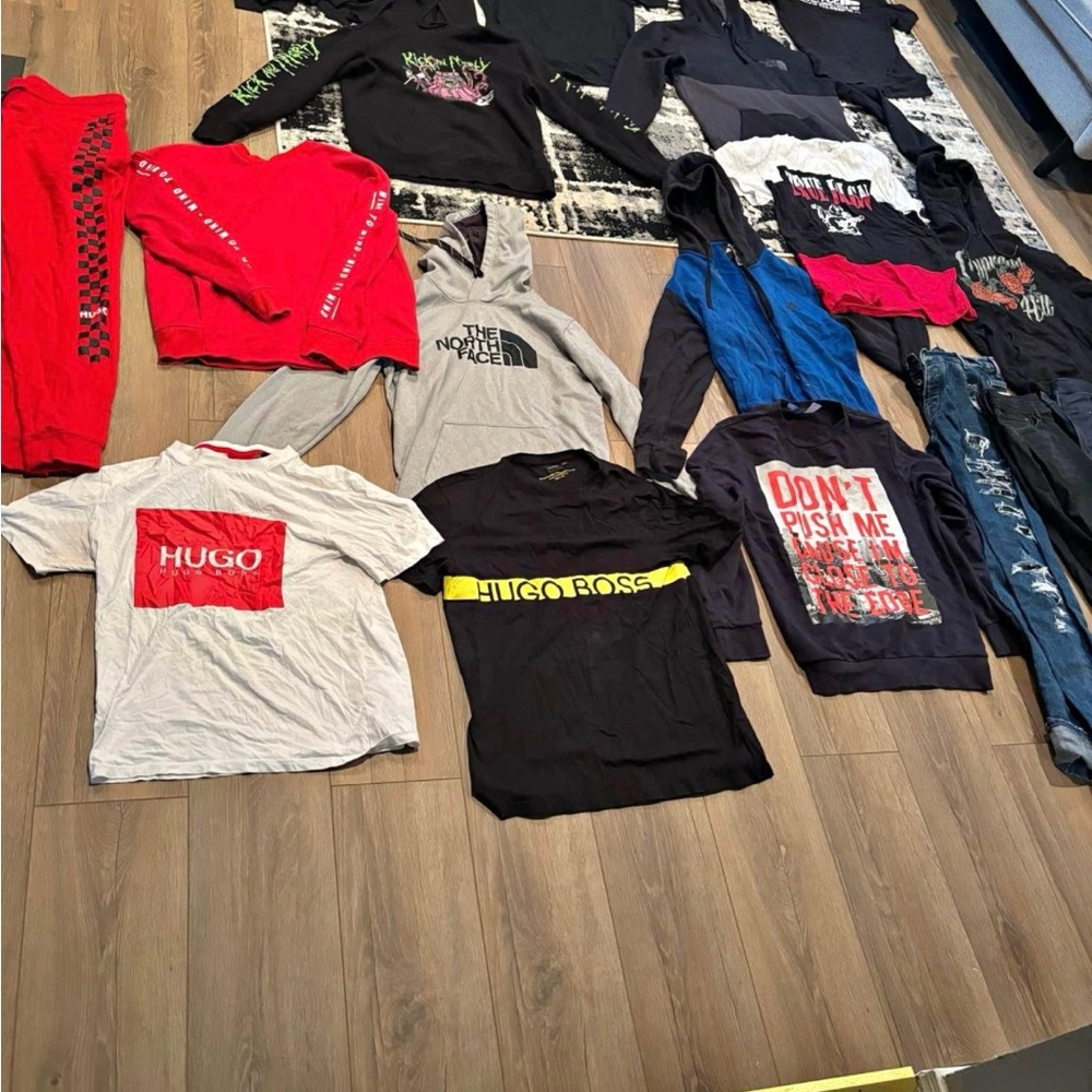 HUGO Kids Red Graphic Sweatshirt